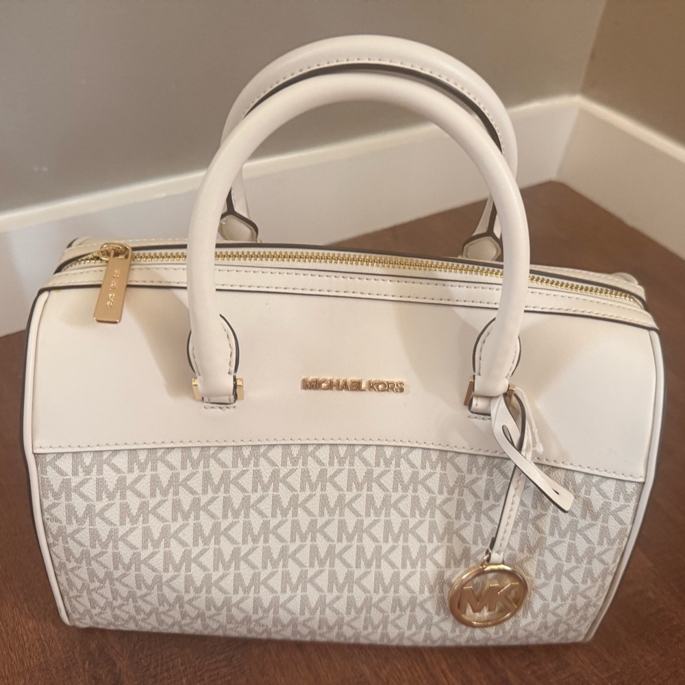 Michael Kors Jet Set Travel Small Duffel Signature  Light Cream/Gold Hardware